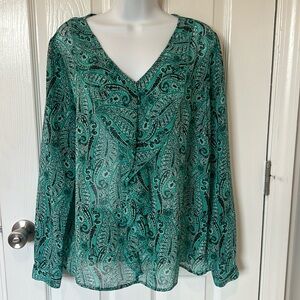 Brand new ladies top. Never worn. Purchase from Belk.